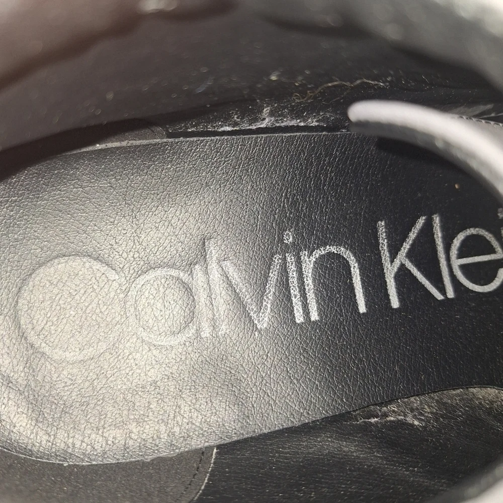 Calvin Klein Men's Gray Lace-Up Butter Soft Shoes In A Size 9M. Office, Casual
